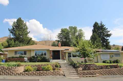 2075 Calhoun Street, Klamath Falls, OR 97601