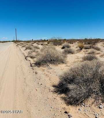 Winema Dr, Bouse, AZ 85325