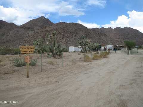 11964 S Nolan Rd, Yucca, AZ 86438