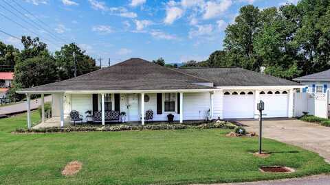 631 6th St, Newport, TN 37821