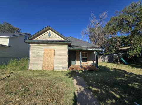 711 Fresno, Plainview, TX 79072