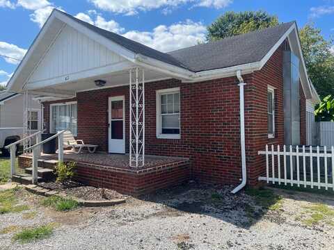 63 S 2nd Street, Allen, KY 41601
