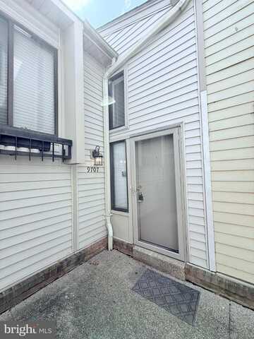 9707 LAKE SHORE DR, GAITHERSBURG, MD 20886