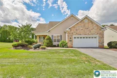 1360 Hennaberry Lane, Fair Oaks, PA 18040