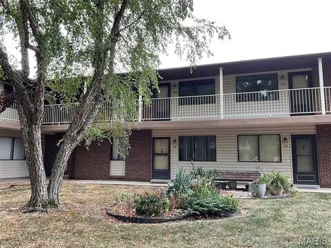 120 SUPPIGER Lane, Highland, IL 62249