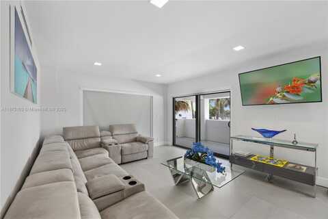 5415 Collins Ave, Miami Beach, FL 33140