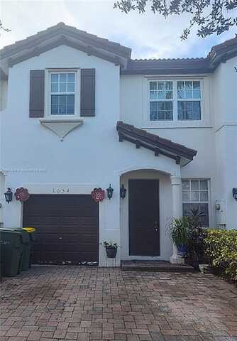 1054 NE 30th Ave, Homestead, FL 33033