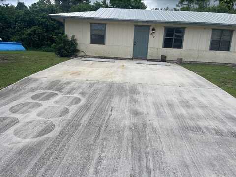 817 King Orange Dr, Fort Pierce, FL 34982