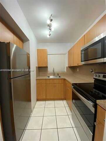 140 Royal Palm Rd, Hialeah Gardens, FL 33016