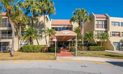 220 Lakeview Dr, Weston, FL 33326