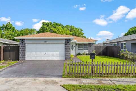 5717 Mayo St, Hollywood, FL 33023