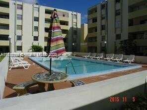 10090 NW 80th Ct, Hialeah Gardens, FL 33016