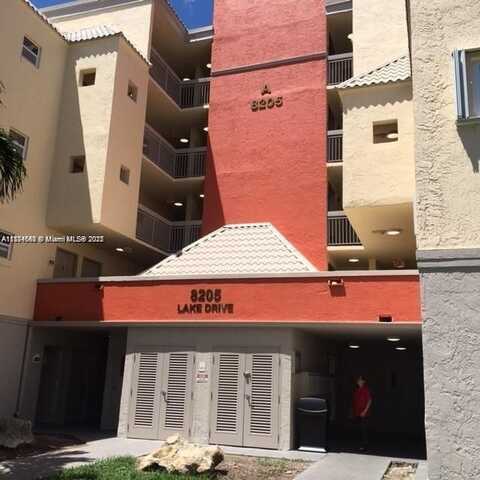 8205 Lake Dr, Doral, FL 33166