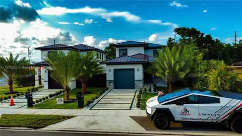 707 E 32 St, Hialeah, FL 33013