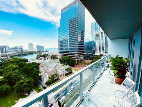 500 Brickell Ave, Miami, FL 33131