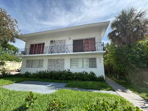 2025 Bay Dr, Miami Beach, FL 33141