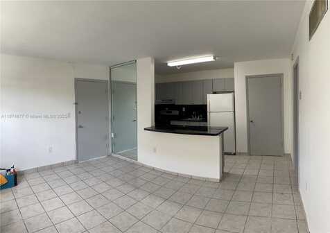 465 S Royal Poinciana Blvd, Miami Springs, FL 33166