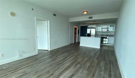 888 Biscayne Blvd, Miami, FL 33132