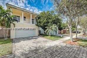 370 NE 34th Ave, Homestead, FL 33033