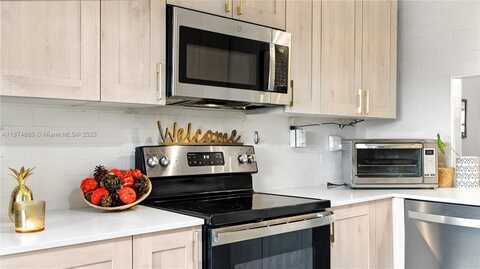 2705 NW 104th Ave, Sunrise, FL 33322