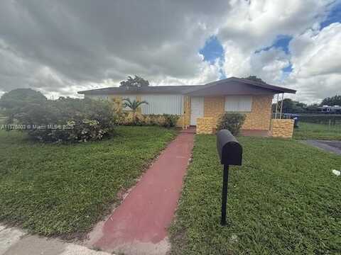 2900 NW 208TH TRRACEE, Miami Gardens, FL 33056