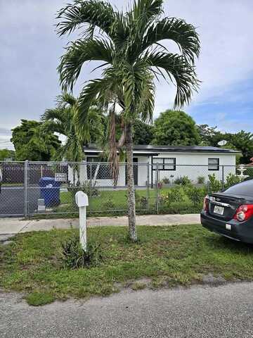 1271 NE 211th Ter, Miami, FL 33179