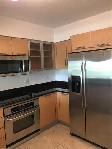31 SE 5th St, Miami, FL 33131