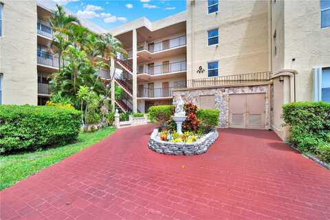 2801 Somerset Dr, Lauderdale Lakes, FL 33311