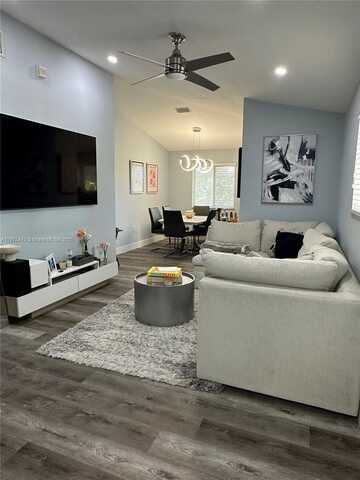 2298 NW 78th Ave, Pembroke Pines, FL 33024