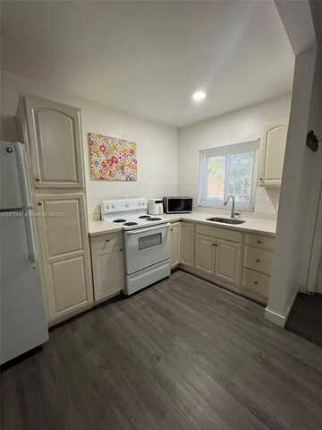 635 SW 16th Ave, Miami, FL 33135