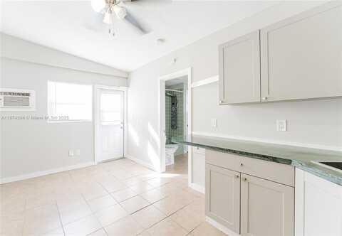1560 NE 42nd St, Pompano Beach, FL 33064