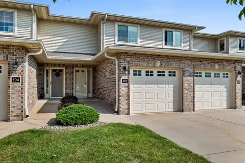 1300 Alpine Dr, Green Bay, WI 54311