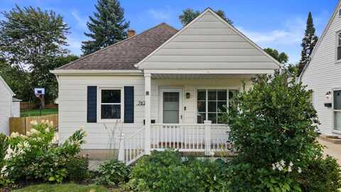 7629 Eagle St, Wauwatosa, WI 53213