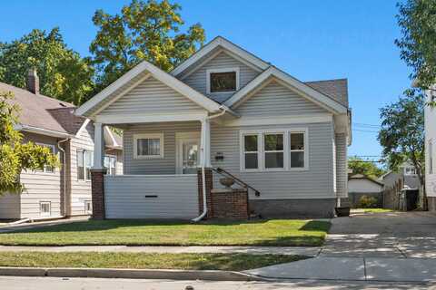 1009 West Lawn Ave, Racine, WI 53405