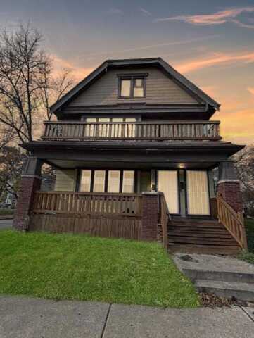 3001 N 27th St, Milwaukee, WI 53210