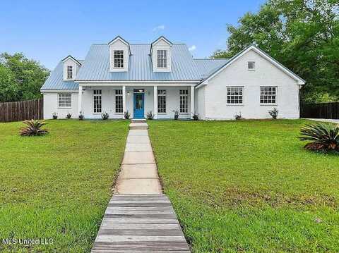 233 Henley Place, Bay Saint Louis, MS 39520