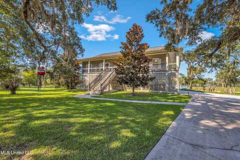 10125 Choctaw Drive, Bay Saint Louis, MS 39520