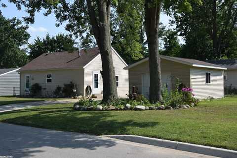 953 Robbins, Algonac, MI 48001