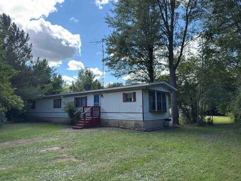 2572 Cash, Applegate, MI 48401