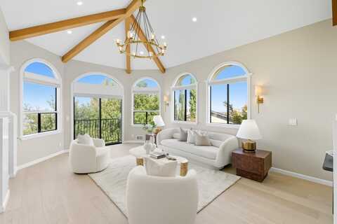 1 Lewis Ranch RD, SAN CARLOS, CA 94070