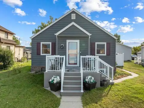 313 1ST ST, Stanley, ND 58704