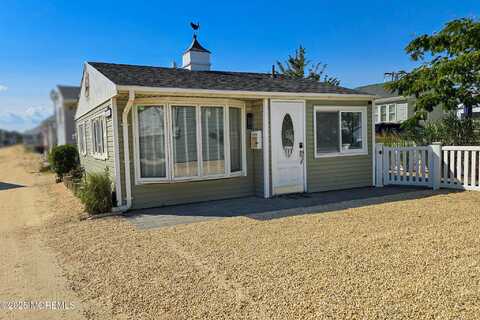 114 W Plover Way, Lavallette, NJ 08735