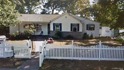7 Ash Place, Wyandanch, NY 11798