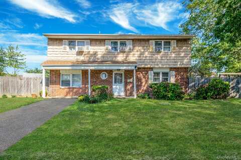 23 Caroline Court, North Babylon, NY 11703