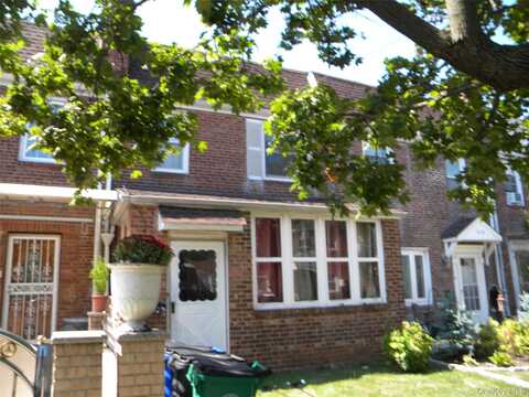 7644 167th Street, Fresh Meadows, NY 11366