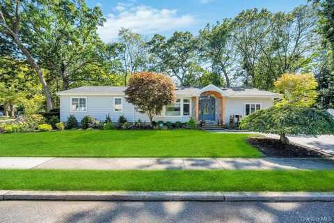 5 Frostfield Place, Melville, NY 11747