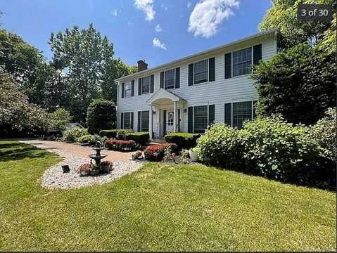 5 SUMMIT Drive, Clay, NY 12972