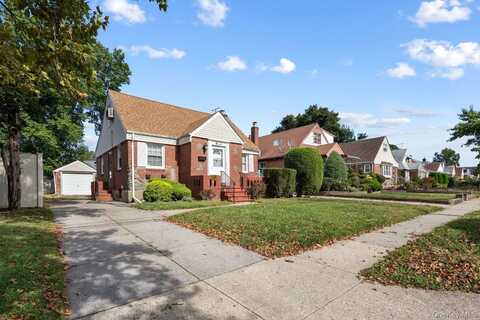 7 Georgia Street, Valley Stream, NY 11580