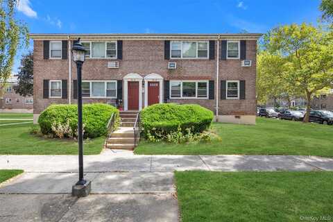 152-27 Jewel Avenue, Flushing, NY 11367