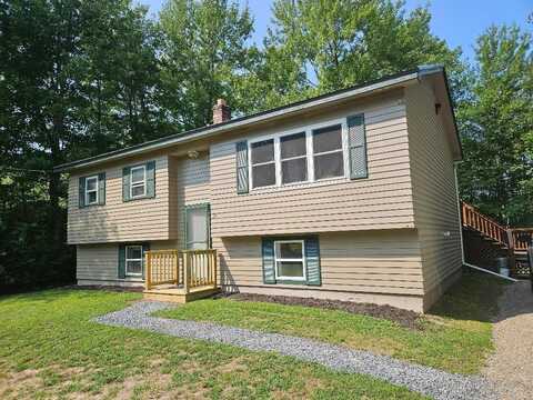 32 Pine Street, Newport, ME 04953